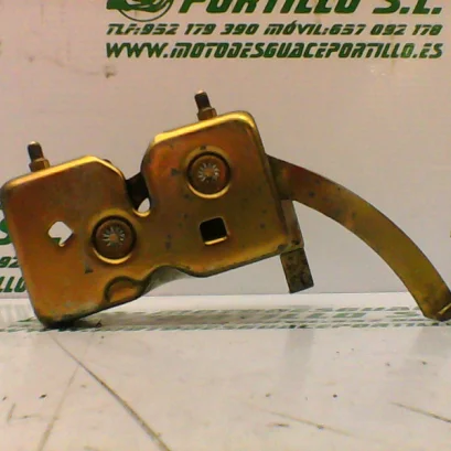 Foto de Cerradura del asiento Peugeot sv 80 referencia 204-18-20548