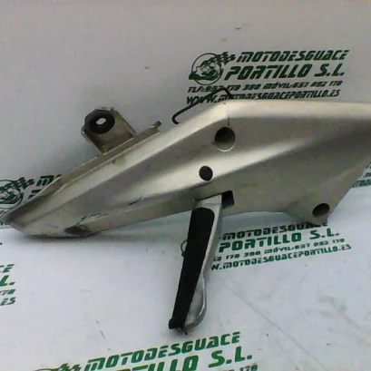 Foto de Reposapies trasero Honda Silver wing 600 referencia 122-19-20084