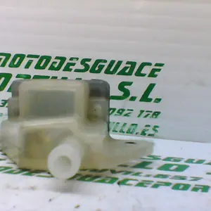 Foto de Depósito del líquido de frenos Suzuki GS-500-F referencia 166-19-21522 foto 2