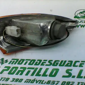 Foto de Intermitente trasero derecho Piaggio FLY 125 4T referencia 75-19-18235 foto 5