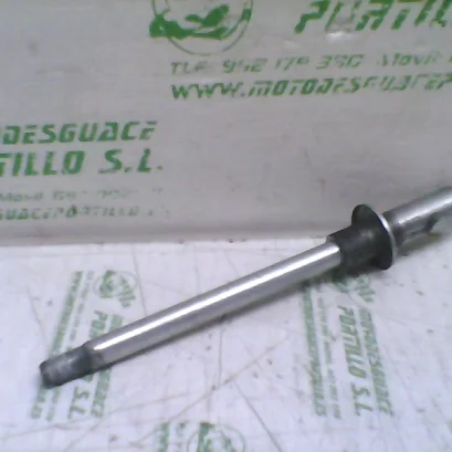 Foto de Eje de rueda delantera Suzuki MARAUDER 125I referencia 227-18-15665