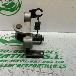 Foto de Estribera delantera derecha Kawasaki Gpz 500 referencia 132-18-43248