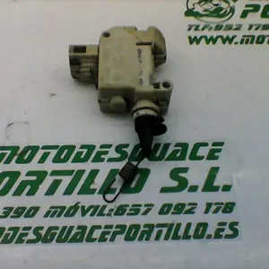 Foto de Motor de apertura de asiento Piaggio X8 200 referencia 264-18-18381 foto 3