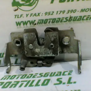 Foto de Cerradura del asiento Honda PS 125 referencia 106-24-47759 foto 9