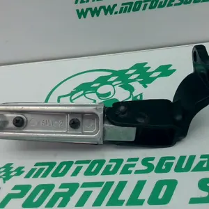 Foto de Estribera trasera izquierda con reposapies Yamaha XMAX 250I referencia 283-22-37556