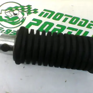 Foto de Reposapies trasero derecho Suzuki Marauder 250 referencia 193-21-33296 foto 6