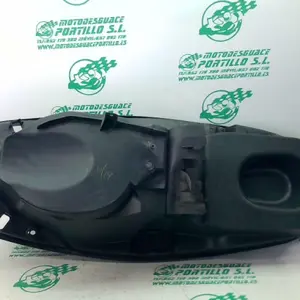 Foto de Porta-casco Kymco super dink 300 i referencia 113-23-43455 foto 3