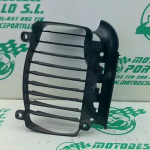 Foto de Entrada de aire lateral Izquierda Vespa Granturismo 125 referencia 426-22-44752 foto 2