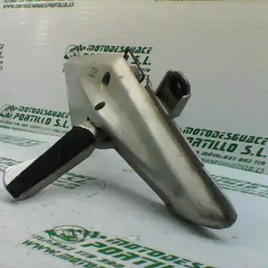 Foto de Reposapies trasero Honda Silver wing 600 referencia 122-19-20084 foto 5