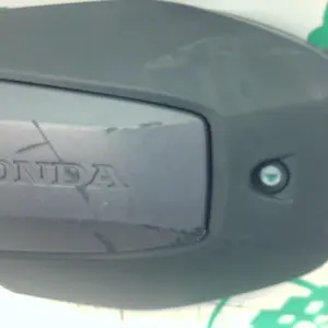 Foto de Embellecedor de tapa cárter Honda FORZA 125 referencia 396-25-49206 foto 5
