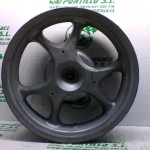 Foto de Llanta trasera Honda Dylan 125 referencia 352-22-38743 foto 6