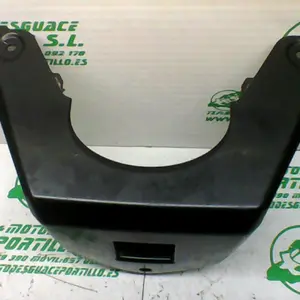 Foto de Embellecedor de contraescudo Kymco Super Dink 125 referencia 15-23-41664 foto 5