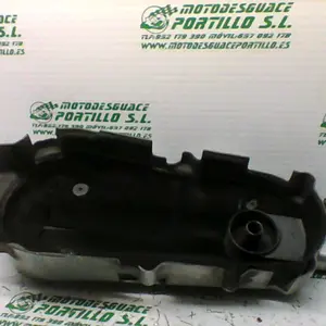 Foto de Embellecedor de tapa cárter Kymco Bet & win 250 referencia 152-17-23908 foto 2