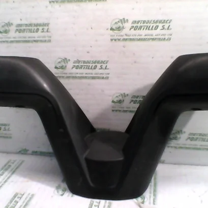 Foto de Embellecedor del manillar Kymco Yager 125 referencia 178-18-14821