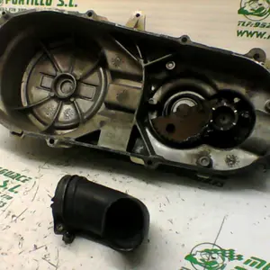 Foto de Tapa de cárter Kymco Grand dink 125 referencia 169-23-48532 foto 4