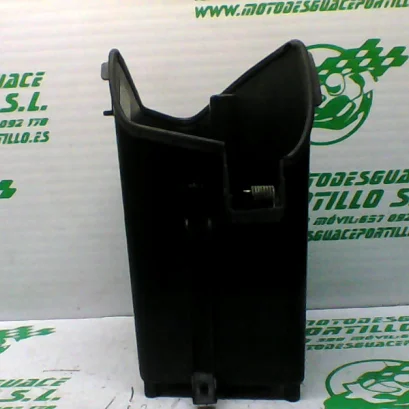 Foto de Guantera Kymco Super Dink 125 referencia 287-21-31232
