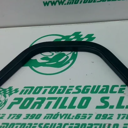 Foto de Protector del depósito de gasolina Yamaha XMAX 250I referencia 283-22-37601