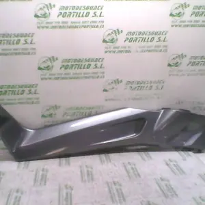Foto de Carcasa lateral izquierda Yamaha X MAX 125 referencia 101-16-15799 foto 2