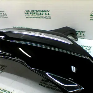 Foto de Carcasa lateral trasera derecha Piaggio X8 125 referencia 86-19-18618 foto 12