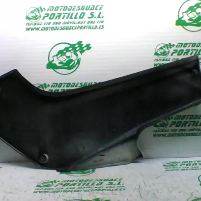 Foto de Carcasa lateral derecha Kawasaki Gpz 500 referencia 132-18-43216