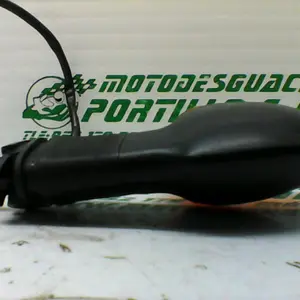 Foto de Intermitente trasero izquierdo Yamaha FZ1-N referencia 177-19-21594 foto 4