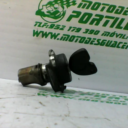 Foto de Cerradura con llave Piaggio LIBERTY 125 - 05-08 referencia 45-21-30233