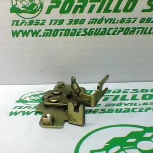 Foto de Cerradura del asiento Peugeot TWEET 125 15-18 referencia 8-24-47011 foto 8