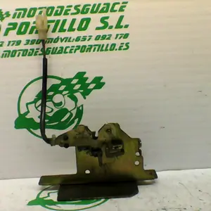 Foto de Cerradura del asiento Kymco Super Dink 125 referencia 100-22-36565 foto 9