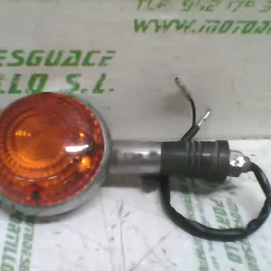 Foto de Intermitente delantero derecho Yamaha VIRAGO 250 referencia 261-21-39130 foto 3