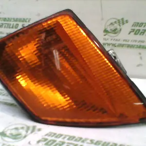 Foto de Intermitente delantero derecho Piaggio Skipper 150 referencia 185-16-10501 foto 2