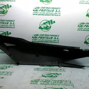 Foto de Carcasa lateral trasera derecha Kymco Agility city 125 referencia 17-19-39633 foto 6