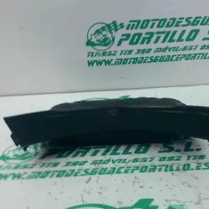 Foto de Tapa batería Honda PS 125 referencia 106-24-47699 foto 4