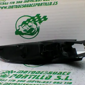 Foto de Intermitente trasero izquierdo Peugeot Satelis 125 referencia 240-19-36101 foto 4