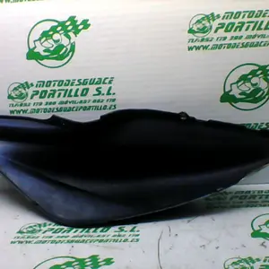Foto de Carcasa bajo asiento Yamaha Aerox 50 2T referencia 326-20-30300 foto 5