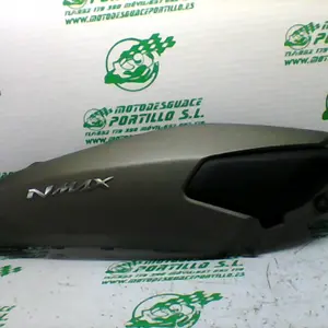 Foto de Carcasa lateral trasera derecha Yamaha N MAX 125 referencia 394-23-46348 foto 4