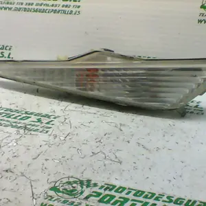 Foto de Intermitente delantero derecho Honda Pantheon 125 4T referencia 11-20-32711 foto 5