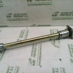 Foto de Eje de rueda trasera Hyosung Aquila 650 07-08 referencia 64-17-6114