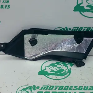 Foto de Carcasa lateral derecha Kawasaki Z 900 referencia 6-24-47491 foto 2
