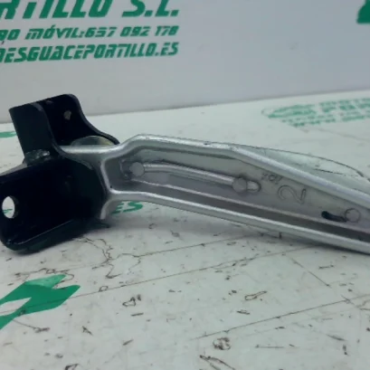 Foto de Reposapies trasero izquierdo Sym JET 14 125 LC referencia 194-23-46838