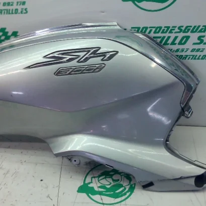 Foto de Carcasa lateral trasera derecha Honda SH 300 I referencia 364-23-46070