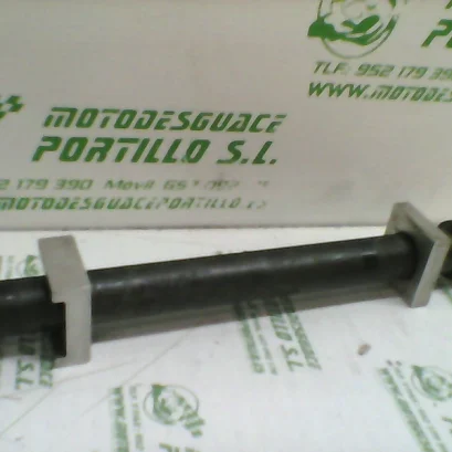 Foto de Eje de rueda trasera Yamaha R6 referencia 17-18-12350