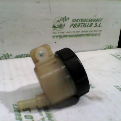 Foto de Depósito del líquido de frenos Kawasaki Gpz 400 referencia 4-16-11404