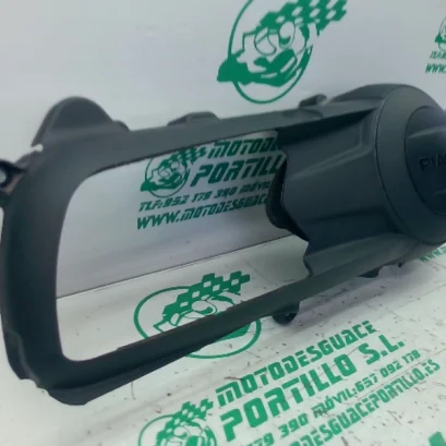 Foto de Embellecedor de tapa cárter Piaggio BEVERLY 300 I referencia 452-23-46540