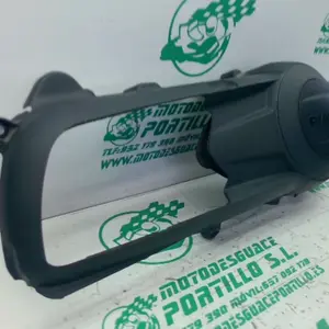 Foto de Embellecedor de tapa cárter Piaggio BEVERLY 300 I referencia 452-23-46540