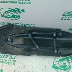 Foto de Embellecedor de tapa cárter Honda FORZA 125 referencia 396-25-49206 foto 6