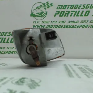 Foto de Intermitente delantero izquierdo Piaggio ZIP Aire 2T 2 50 referencia 88-20-38003 foto 9