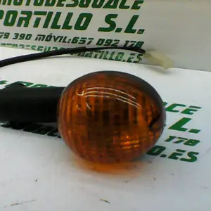 Foto de Intermitente trasero izquierdo Peugeot Ludix 50 referencia 116-18-25716 foto 19