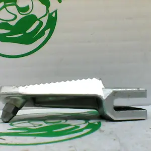 Foto de Reposapies delantero derecho BMW K1200R referencia 332-23-45393 foto 5