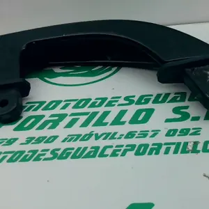 Foto de Asidero izquierdo Yamaha XMAX 250I referencia 283-22-37547 foto 2