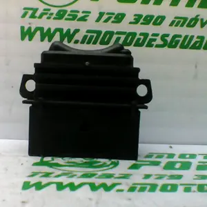 Foto de Boton de apertura de asiento Honda SH MODE referencia 413-21-32548 foto 3